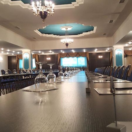 Hotel Prahova Plaza Ploieşti Kültér fotó