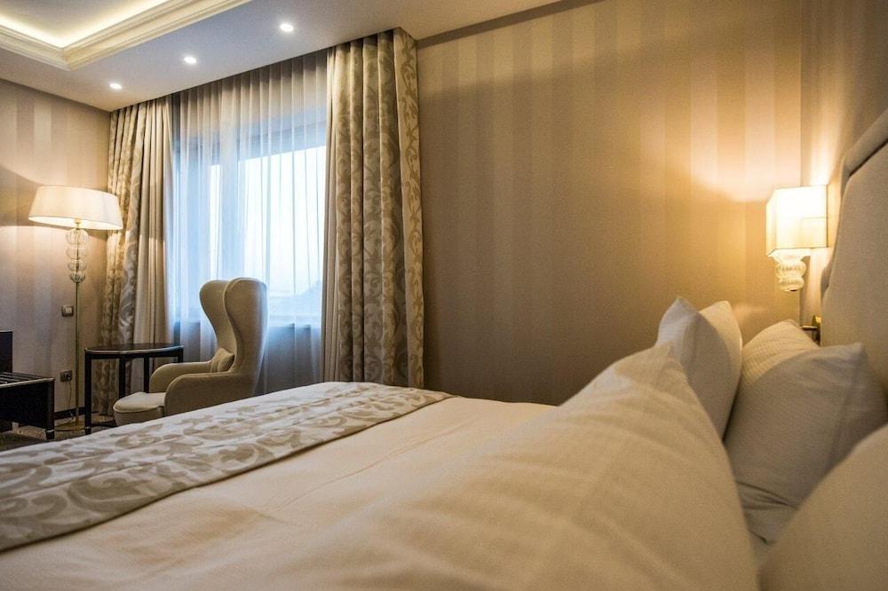 Hotel Prahova Plaza Ploieşti Kültér fotó