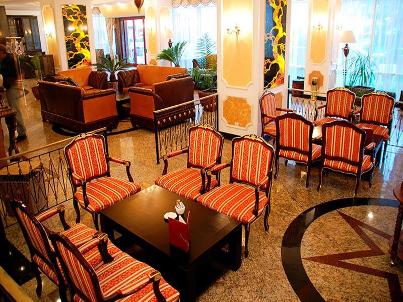 Hotel Prahova Plaza Ploieşti Kültér fotó