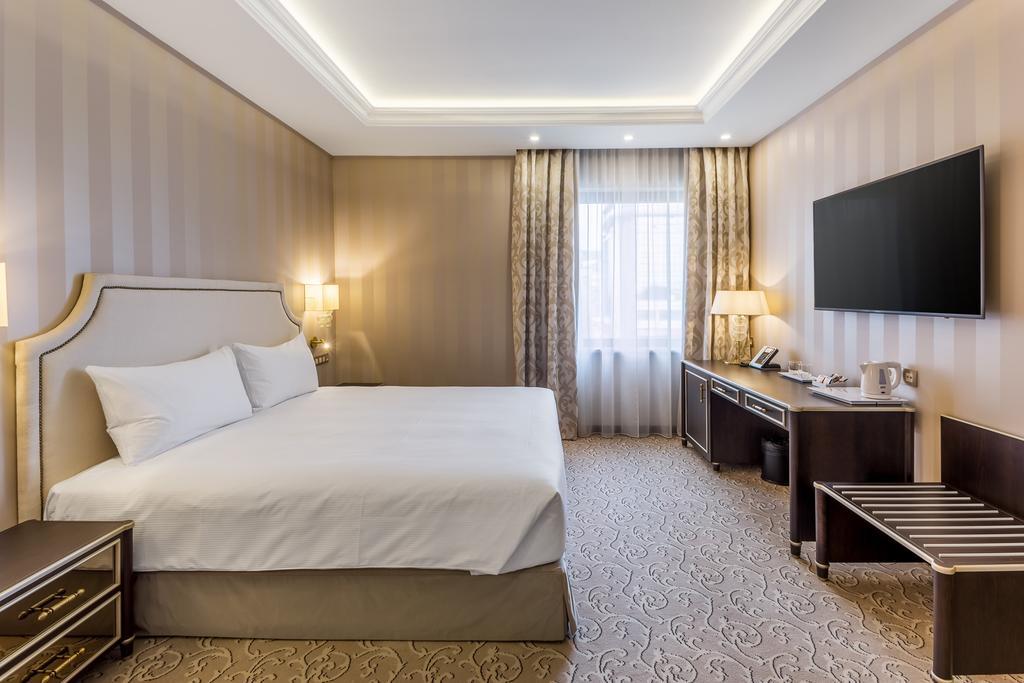 Hotel Prahova Plaza Ploieşti Kültér fotó