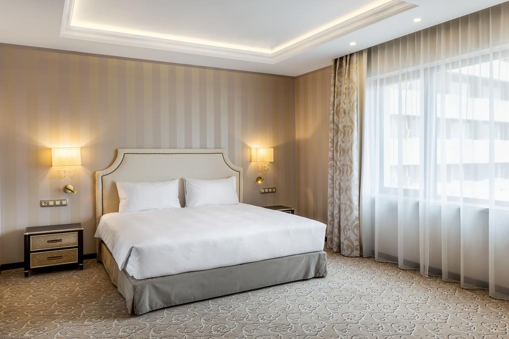 Hotel Prahova Plaza Ploieşti Kültér fotó