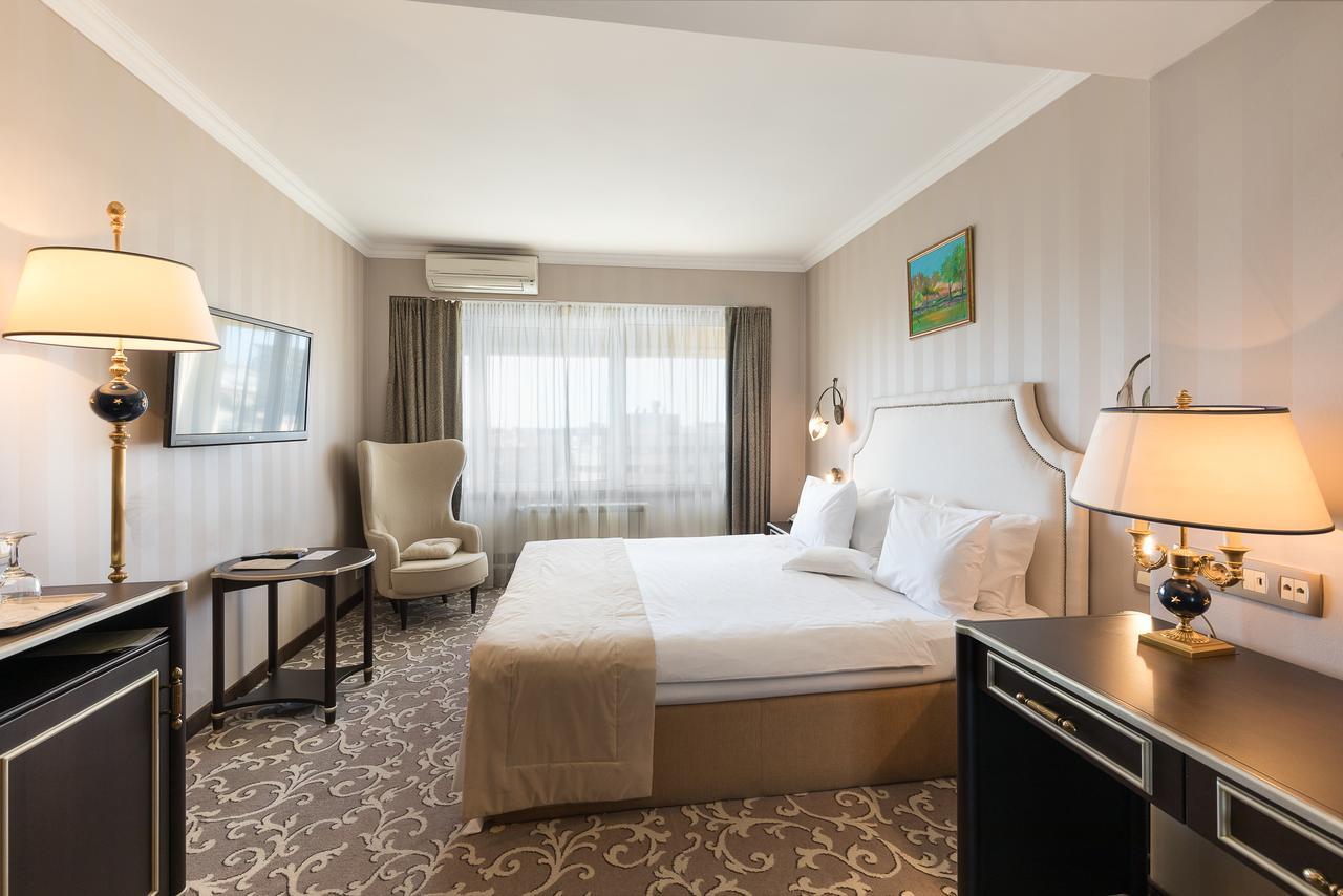 Hotel Prahova Plaza Ploieşti Kültér fotó