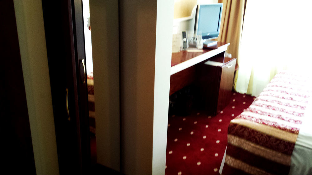 Hotel Prahova Plaza Ploieşti Kültér fotó
